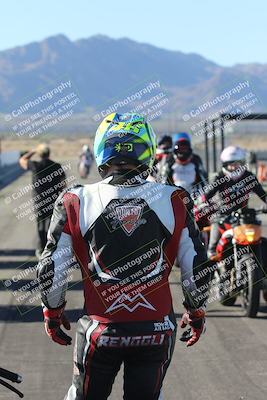 media/Dec-01-2025-Moto Forza (Mon) [[2daa91e15f]]/4-Around the Pits/